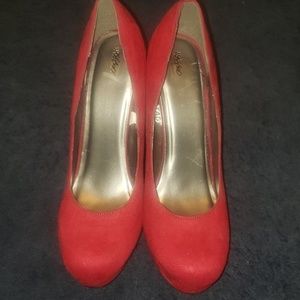 Size 10 red high heels